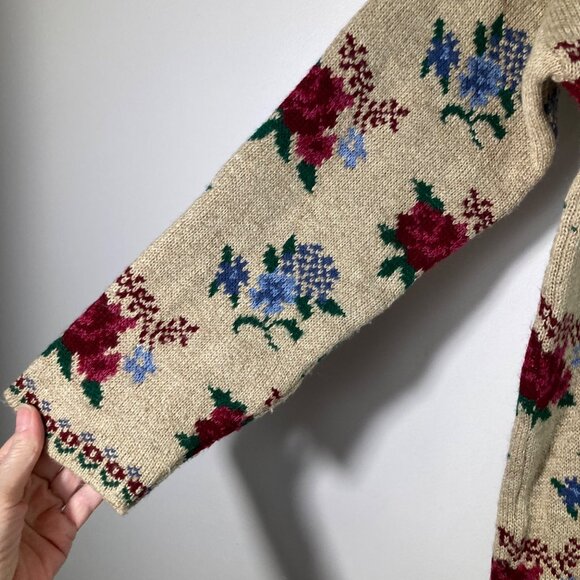 Womens Vintage 90s Dana Scott Floral Sweater Crew Neck Tan Red M Acrylic - Picture 5 of 8